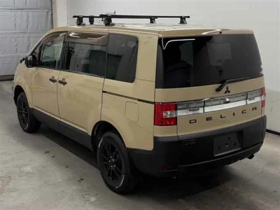 Mitsubishi Delica D:5