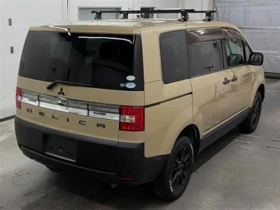 Mitsubishi Delica D:5
