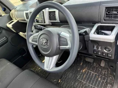 Toyota Pixis Mega