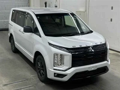 Mitsubishi DELICA D5
