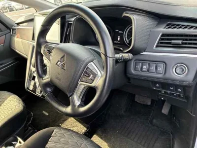 Mitsubishi DELICA D5