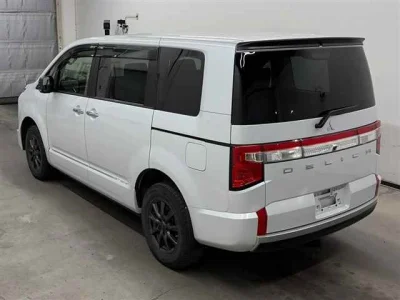 Mitsubishi DELICA D5