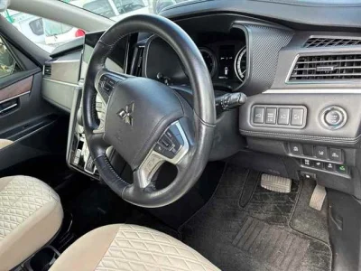 Mitsubishi DELICA D5