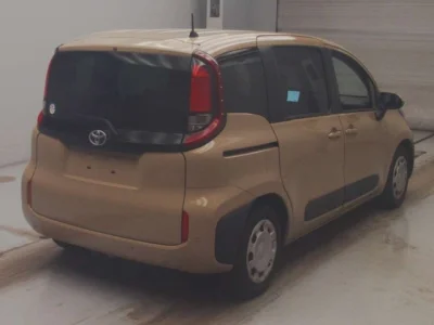 Toyota Sienta