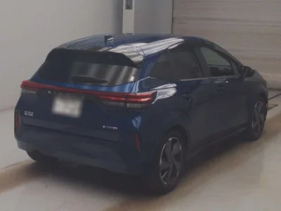 Nissan Aura