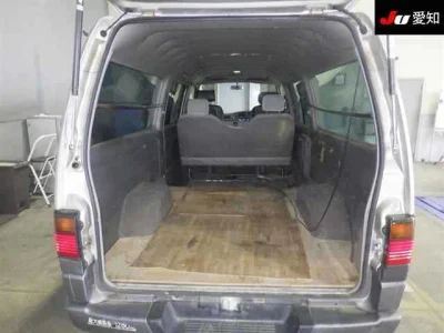 Nissan Caravan