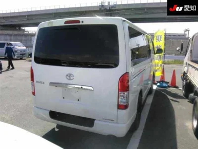Toyota HiAce Van