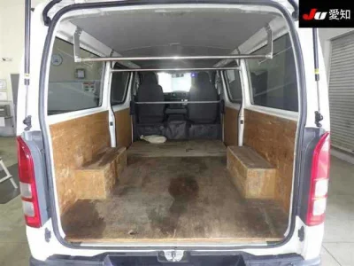 Toyota HiAce Van