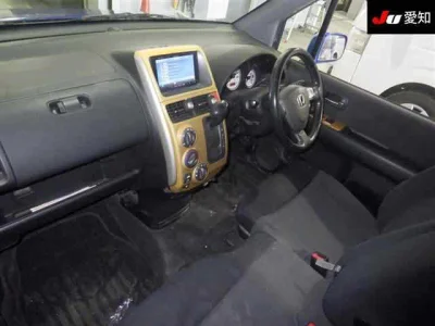 Honda Mobilio Spike