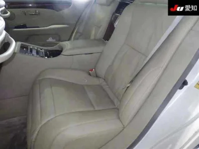 Lexus LS600hL