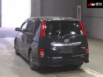 Toyota Isis