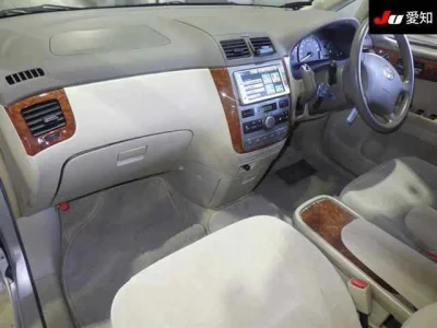 Toyota Ipsum