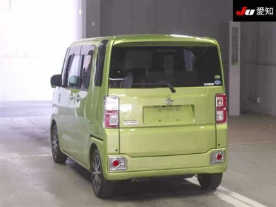 Toyota Pixis Mega