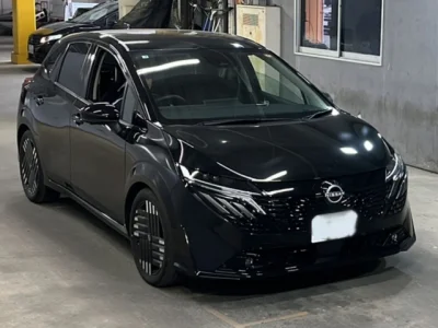 Nissan Aura