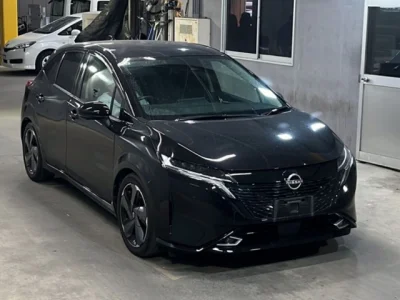 Nissan Aura