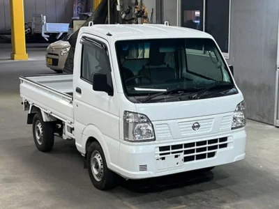 Nissan NT100 Clipper