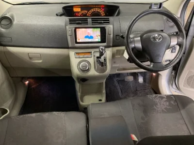 Toyota Passo Sette