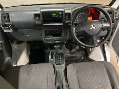 Mitsubishi Minicab Van