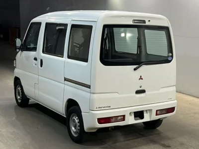 Mitsubishi Minicab Van