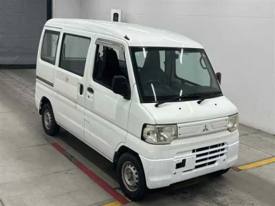 Mitsubishi Minicab Van