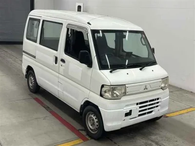 Mitsubishi Minicab Van