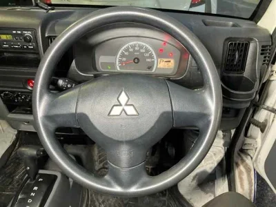 Mitsubishi Minicab Van