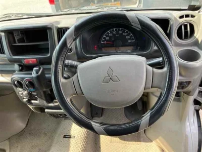 Mitsubishi Minicab Van