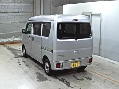 Mitsubishi Minicab Van