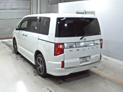 Mitsubishi Delica D:5