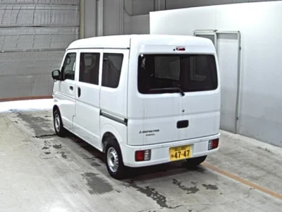 Mitsubishi Minicab Van