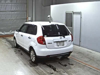 Mazda Verisa