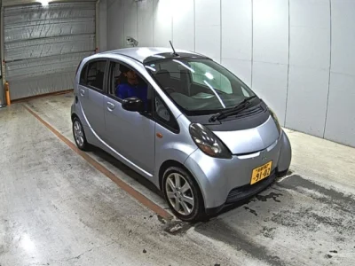 Mitsubishi i