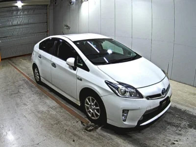 Toyota Prius PHV