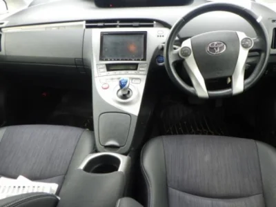 Toyota Prius PHV