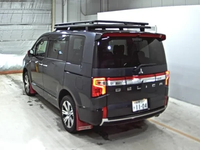 Mitsubishi Delica D:5