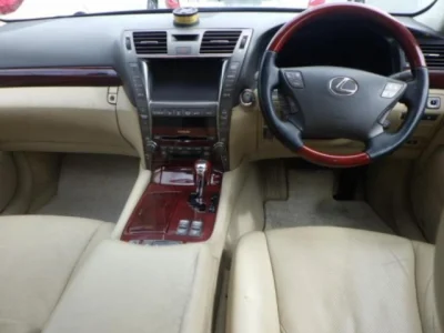 Lexus LS460L