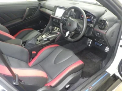 Nissan GT-R