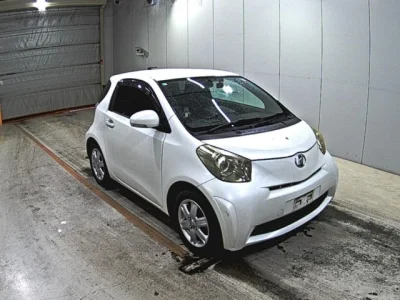 Toyota iQ