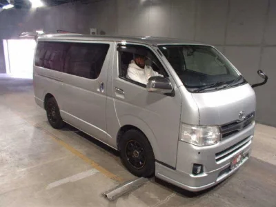 Toyota HiAce Van