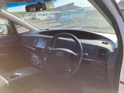 Toyota Estima Hybrid