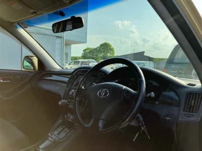 Toyota Kluger V