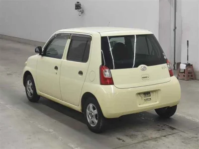 Daihatsu Esse
