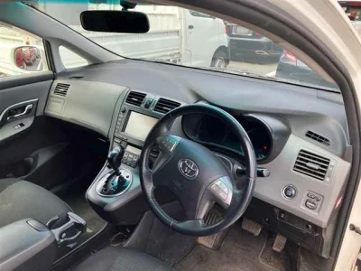 Toyota Mark X Zio