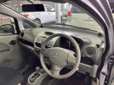 Mitsubishi i