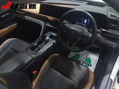 Toyota CROWN CROSSOVER