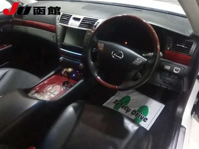 Lexus LS460L