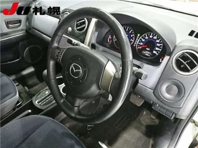 Mazda VERISA