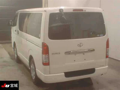 Toyota HiAce Van