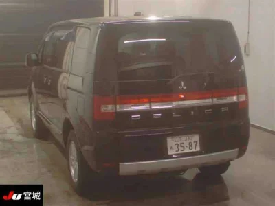 Mitsubishi DELICA D5