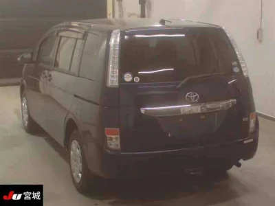 Toyota Isis